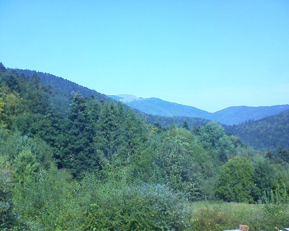 Le petit ballon vu depuis le Domaine Langmatt à Murbach le 20.09.2020 à 13:15 Le petit ballon (Alsace, Vosges) le 20.09.2020 à 13:15
