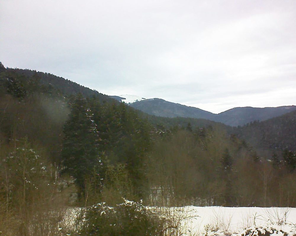 Le petit ballon vu depuis le Domaine Langmatt à Murbach le 15.02.2021 à 12:15 Le petit ballon (Alsace, Vosges) le 15.02.2021 à 12:15