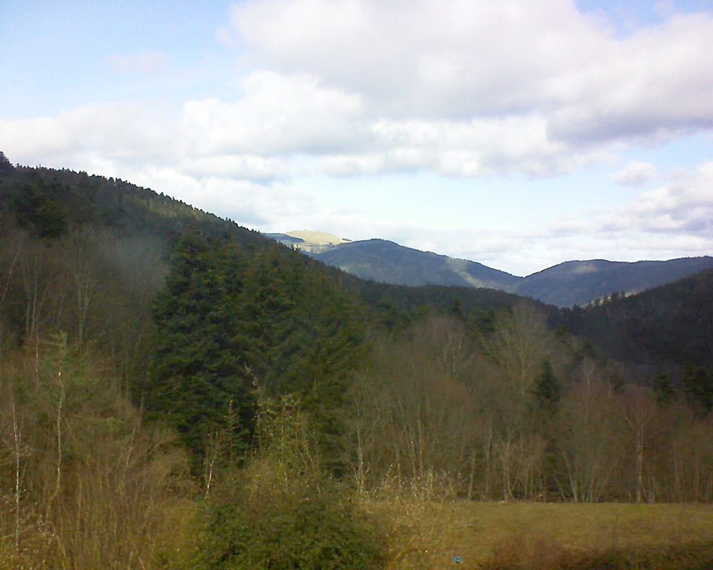 Le petit ballon vu depuis le Domaine Langmatt à Murbach le 17.02.2021 à 12:45 Le petit ballon (Alsace, Vosges) le 17.02.2021 à 12:45