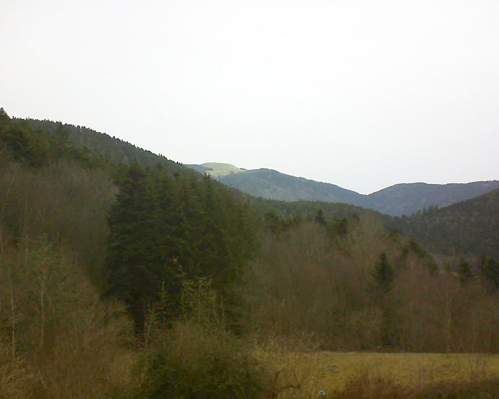 Le petit ballon vu depuis le Domaine Langmatt à Murbach le 22.02.2021 à 09:00 Le petit ballon (Alsace, Vosges) le 22.02.2021 à 09:00