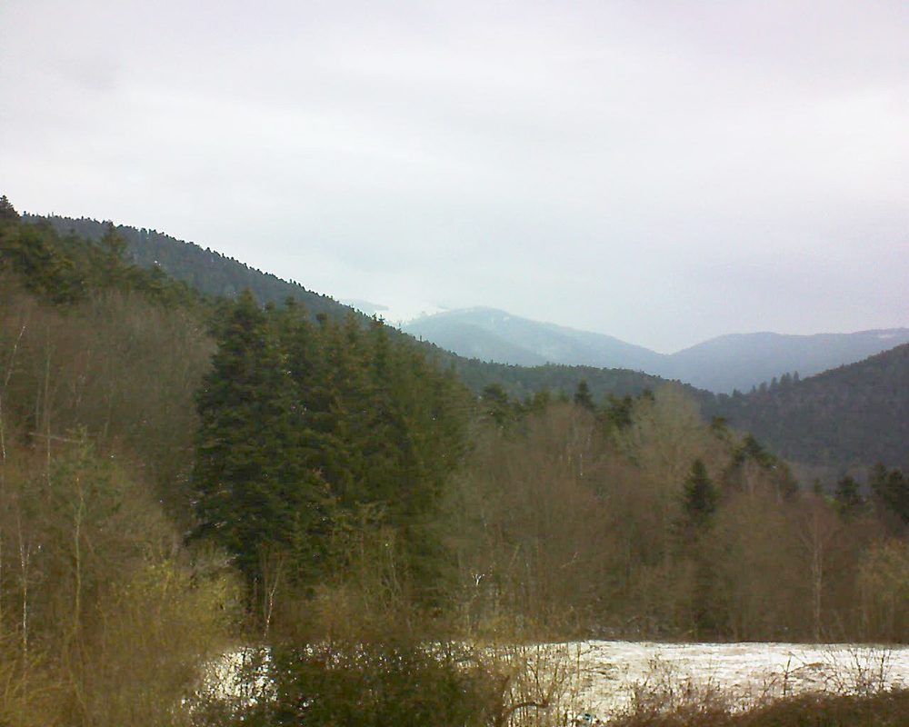 Le petit ballon vu depuis le Domaine Langmatt à Murbach le 19.03.2021 à 09:00 Le petit ballon (Alsace, Vosges) le 19.03.2021 à 09:00