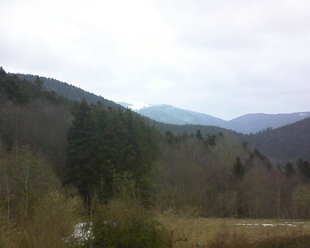 Le petit ballon vu depuis le Domaine Langmatt à Murbach le 22.03.2021 à 07:00 Le petit ballon (Alsace, Vosges) le 22.03.2021 à 07:00