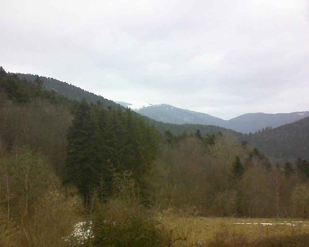Le petit ballon vu depuis le Domaine Langmatt à Murbach le 22.03.2021 à 09:15 Le petit ballon (Alsace, Vosges) le 22.03.2021 à 09:15