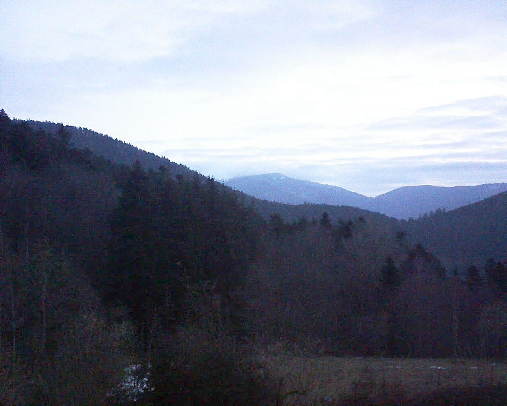 Le petit ballon vu depuis le Domaine Langmatt à Murbach le 23.03.2021 à 06:15 Le petit ballon (Alsace, Vosges) le 23.03.2021 à 06:15