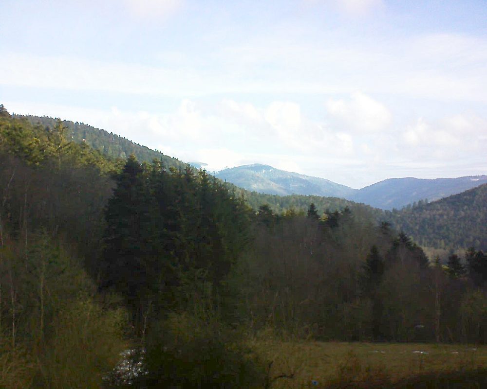 Le petit ballon vu depuis le Domaine Langmatt à Murbach le 23.03.2021 à 08:30 Le petit ballon (Alsace, Vosges) le 23.03.2021 à 08:30
