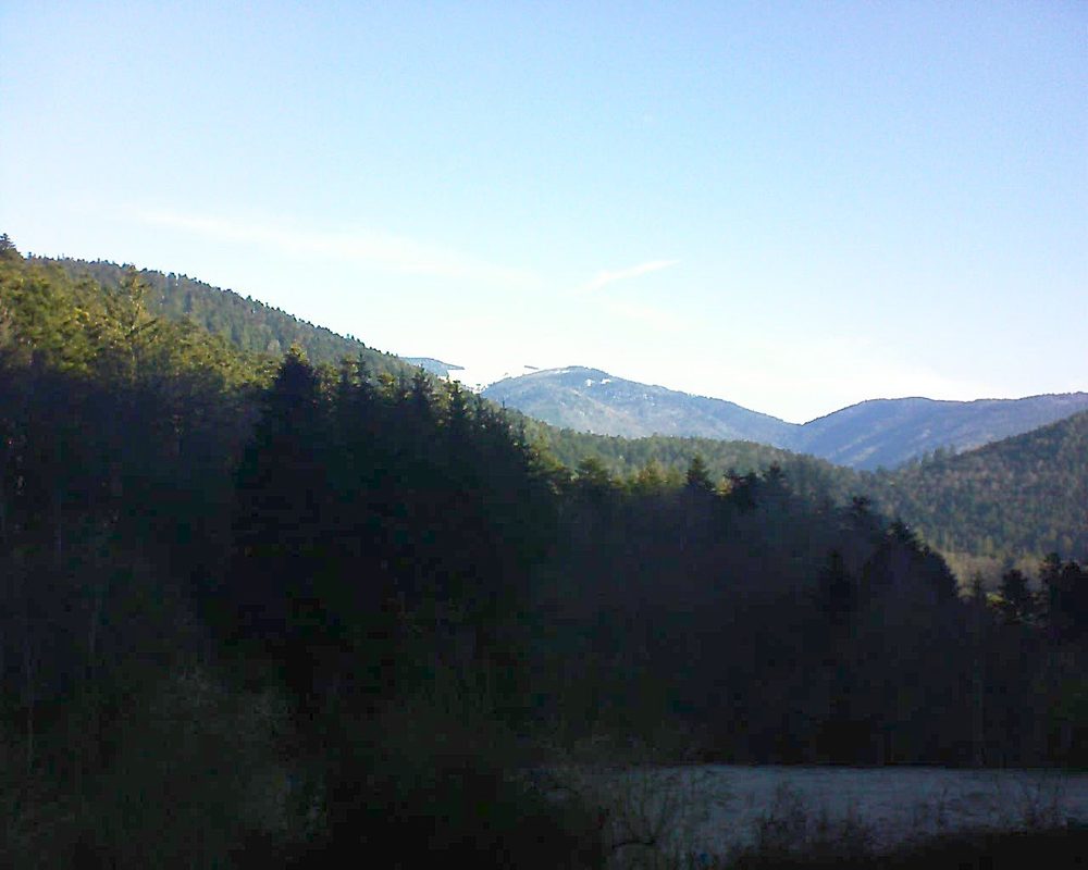 Le petit ballon vu depuis le Domaine Langmatt à Murbach le 24.03.2021 à 08:30 Le petit ballon (Alsace, Vosges) le 24.03.2021 à 08:30
