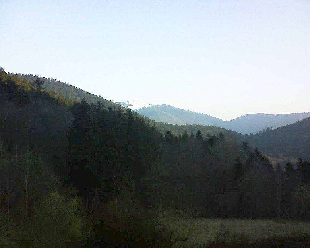 Le petit ballon vu depuis le Domaine Langmatt à Murbach le 26.03.2021 à 07:15 Le petit ballon (Alsace, Vosges) le 26.03.2021 à 07:15