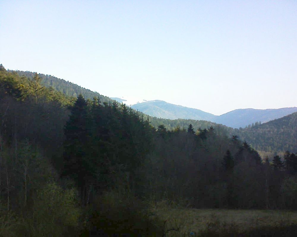 Le petit ballon vu depuis le Domaine Langmatt à Murbach le 26.03.2021 à 08:15 Le petit ballon (Alsace, Vosges) le 26.03.2021 à 08:15