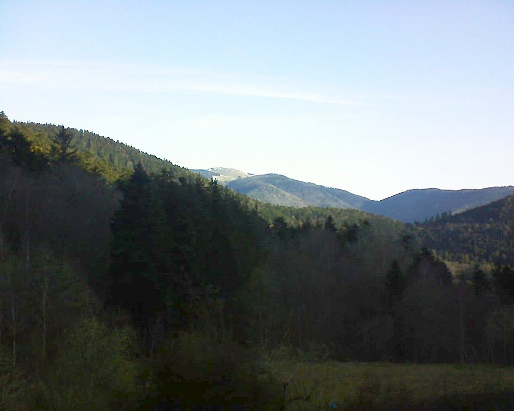 Le petit ballon vu depuis le Domaine Langmatt à Murbach le 29.03.2021 à 08:45 Le petit ballon (Alsace, Vosges) le 29.03.2021 à 08:45
