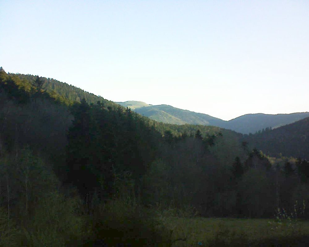 Le petit ballon vu depuis le Domaine Langmatt à Murbach le 01.04.2021 à 08:00 Le petit ballon (Alsace, Vosges) le 01.04.2021 à 08:00