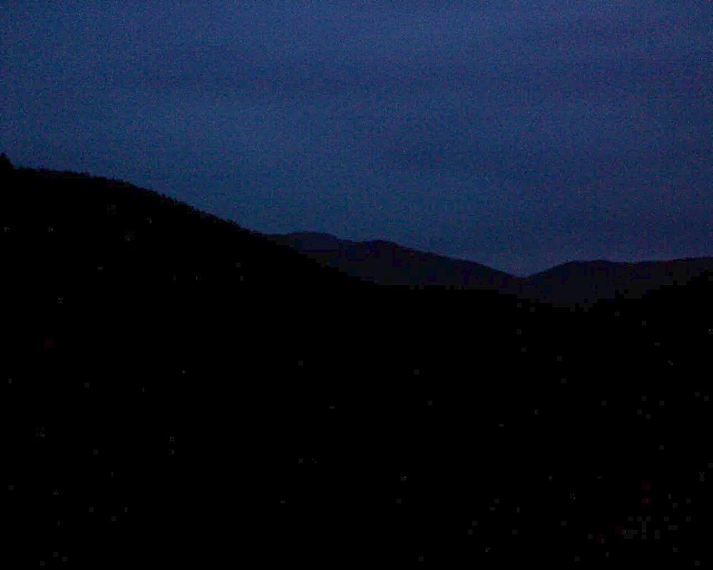 Le petit ballon vu depuis le Domaine Langmatt à Murbach le 09.04.2021 à 06:30 Le petit ballon (Alsace, Vosges) le 09.04.2021 à 06:30