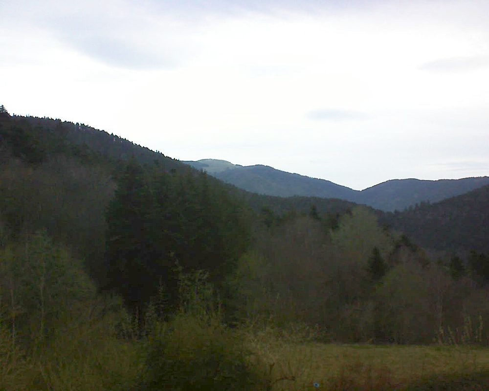 Le petit ballon vu depuis le Domaine Langmatt à Murbach le 09.04.2021 à 07:45 Le petit ballon (Alsace, Vosges) le 09.04.2021 à 07:45