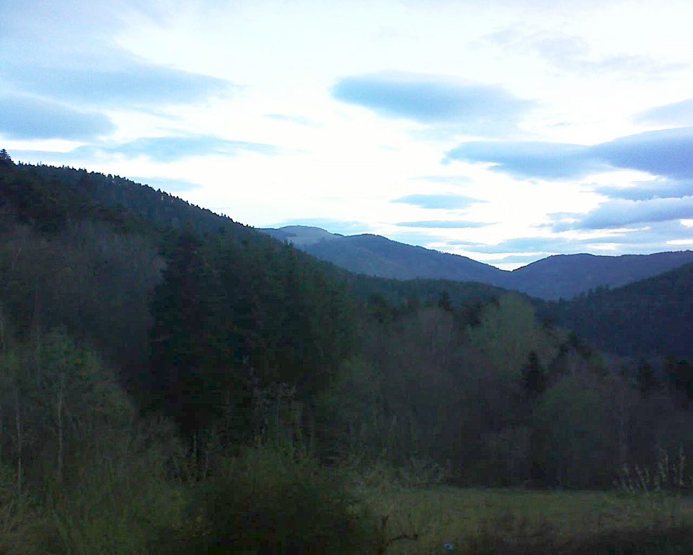 Le petit ballon vu depuis le Domaine Langmatt à Murbach le 11.04.2021 à 07:00 Le petit ballon (Alsace, Vosges) le 11.04.2021 à 07:00