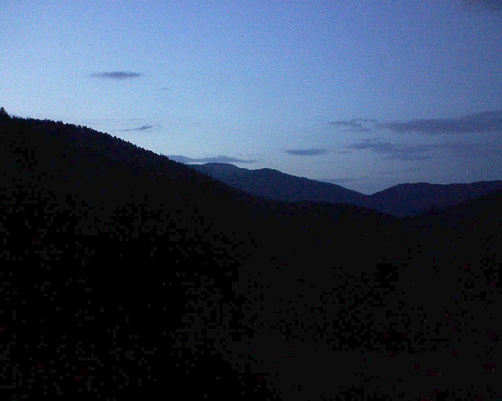 Le petit ballon vu depuis le Domaine Langmatt à Murbach le 15.04.2021 à 20:45 Le petit ballon (Alsace, Vosges) le 15.04.2021 à 20:45