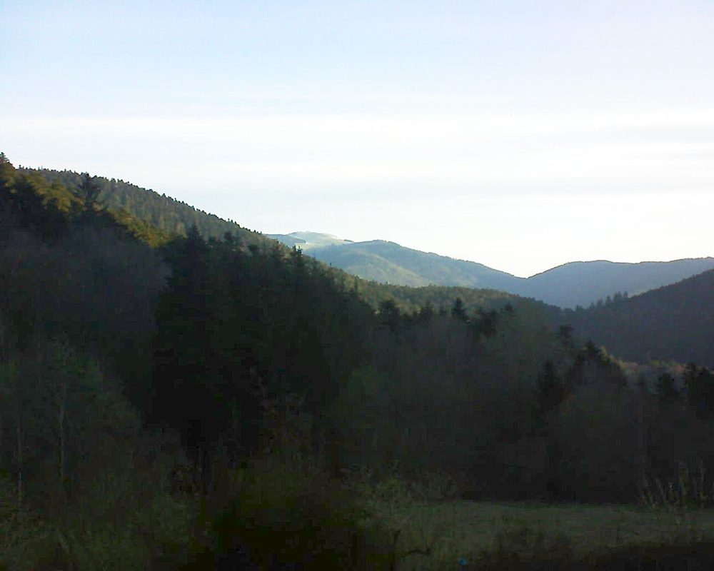 Le petit ballon vu depuis le Domaine Langmatt à Murbach le 16.04.2021 à 07:30 Le petit ballon (Alsace, Vosges) le 16.04.2021 à 07:30