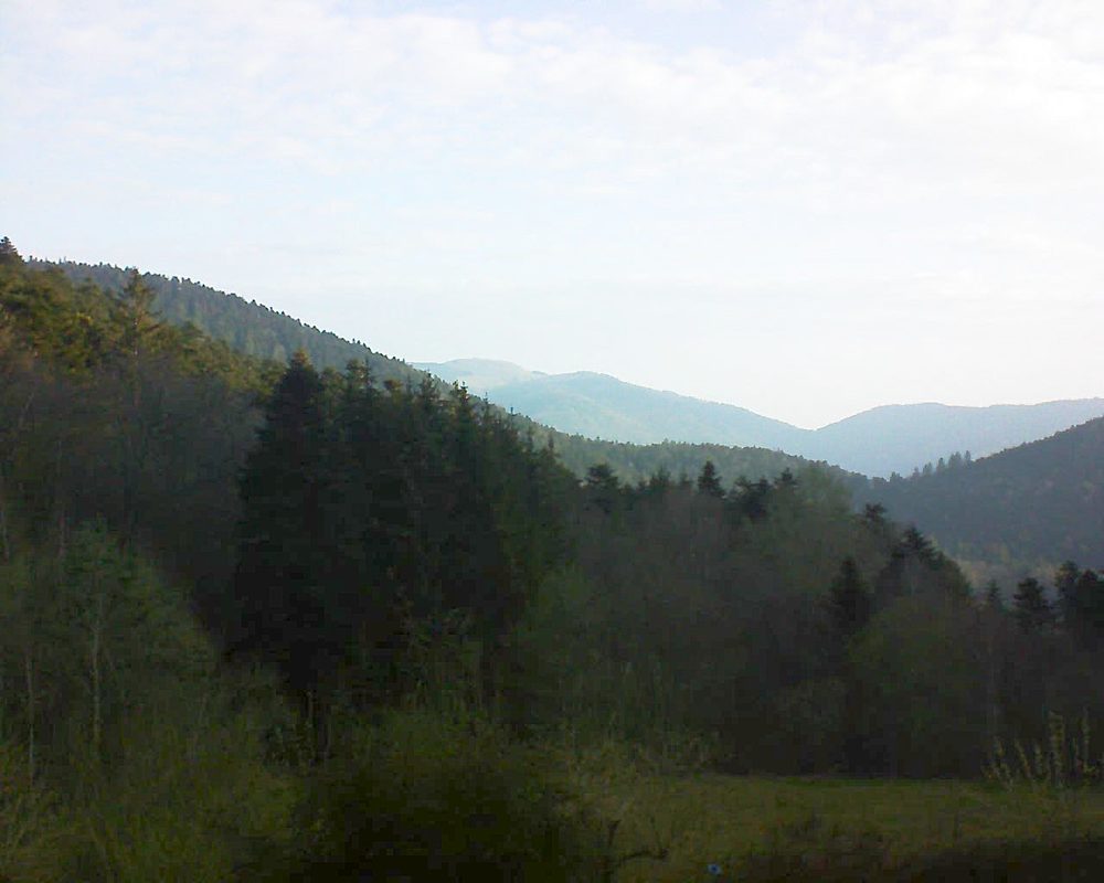 Le petit ballon vu depuis le Domaine Langmatt à Murbach le 19.04.2021 à 08:00 Le petit ballon (Alsace, Vosges) le 19.04.2021 à 08:00