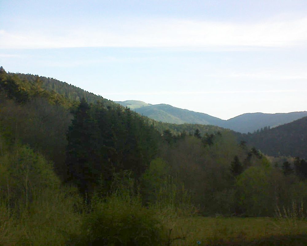 Le petit ballon vu depuis le Domaine Langmatt à Murbach le 26.04.2021 à 07:30 Le petit ballon (Alsace, Vosges) le 26.04.2021 à 07:30