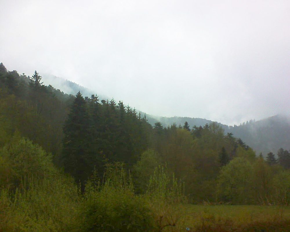 Le petit ballon vu depuis le Domaine Langmatt à Murbach le 30.04.2021 à 12:15 Le petit ballon (Alsace, Vosges) le 30.04.2021 à 12:15