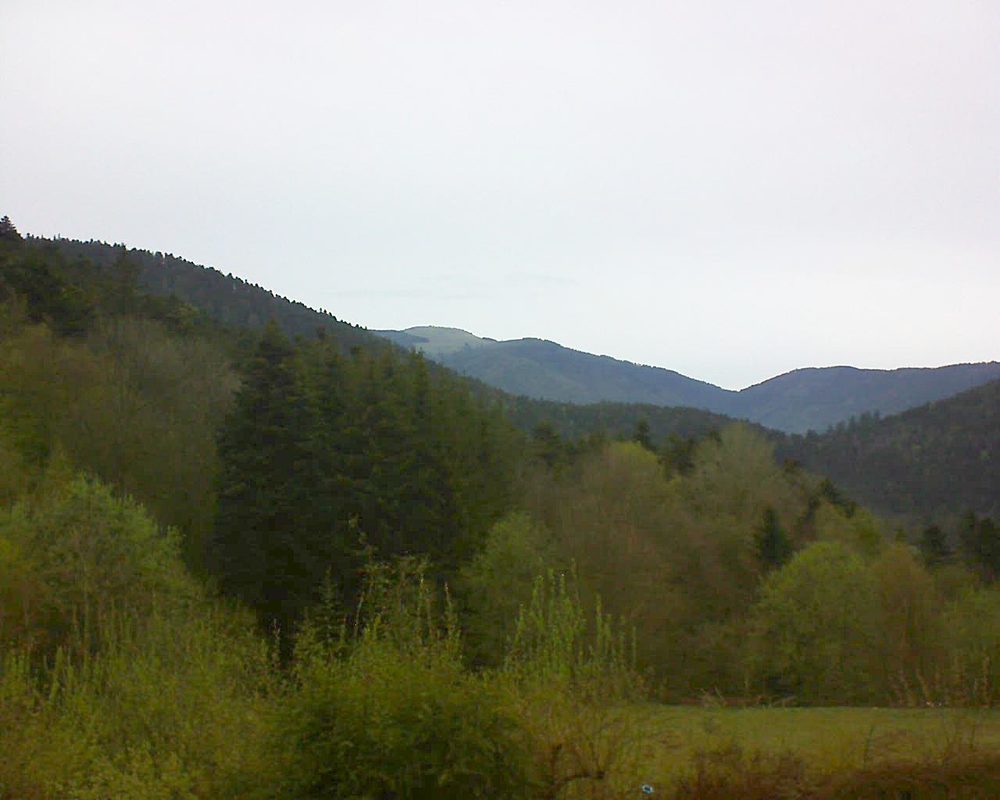 Le petit ballon vu depuis le Domaine Langmatt à Murbach le 01.05.2021 à 08:15 Le petit ballon (Alsace, Vosges) le 01.05.2021 à 08:15