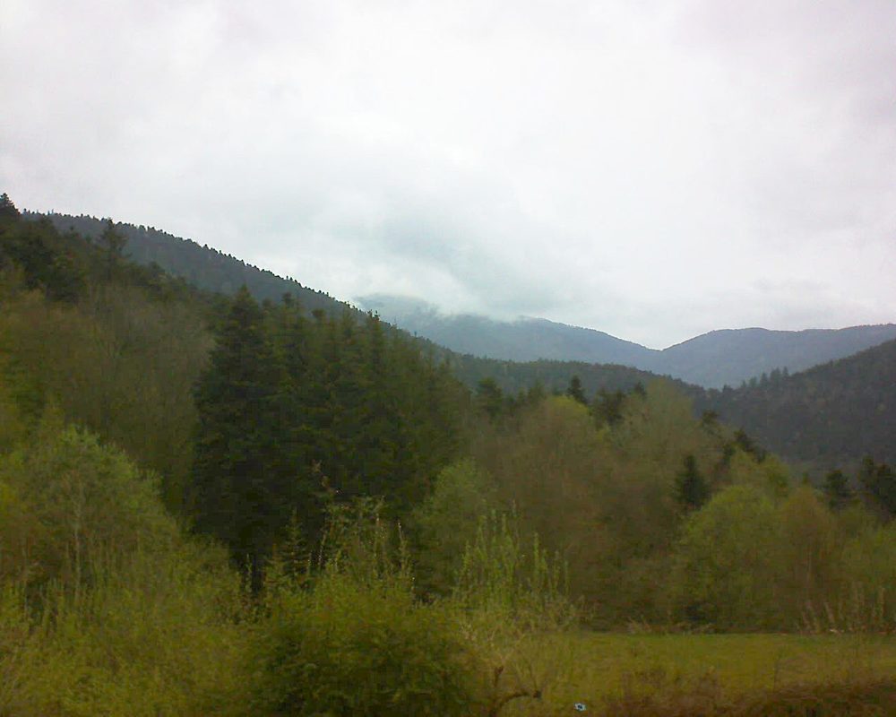 Le petit ballon vu depuis le Domaine Langmatt à Murbach le 01.05.2021 à 13:00 Le petit ballon (Alsace, Vosges) le 01.05.2021 à 13:00