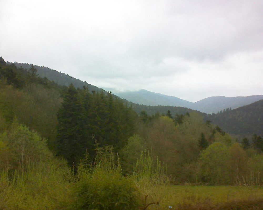 Le petit ballon vu depuis le Domaine Langmatt à Murbach le 01.05.2021 à 13:30 Le petit ballon (Alsace, Vosges) le 01.05.2021 à 13:30