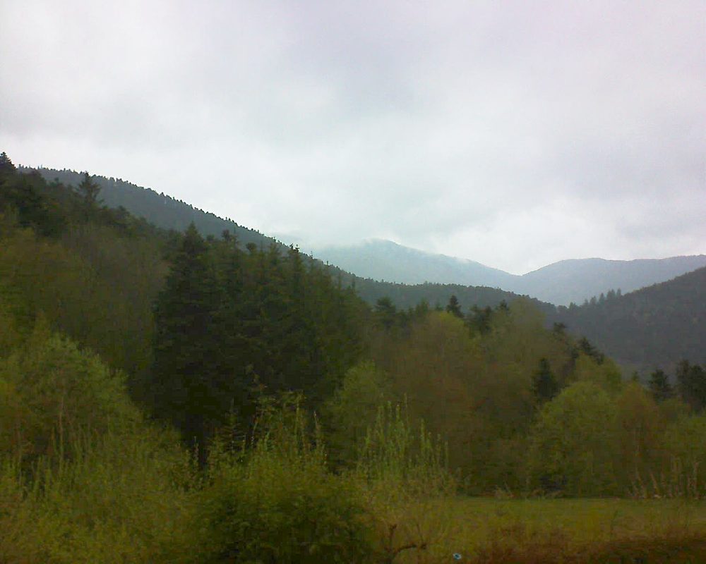 Le petit ballon vu depuis le Domaine Langmatt à Murbach le 01.05.2021 à 14:15 Le petit ballon (Alsace, Vosges) le 01.05.2021 à 14:15