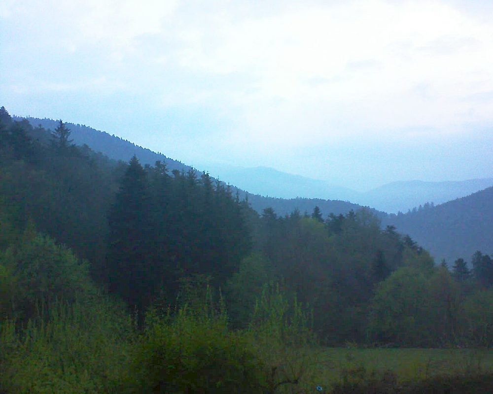 Le petit ballon vu depuis le Domaine Langmatt à Murbach le 02.05.2021 à 06:15 Le petit ballon (Alsace, Vosges) le 02.05.2021 à 06:15