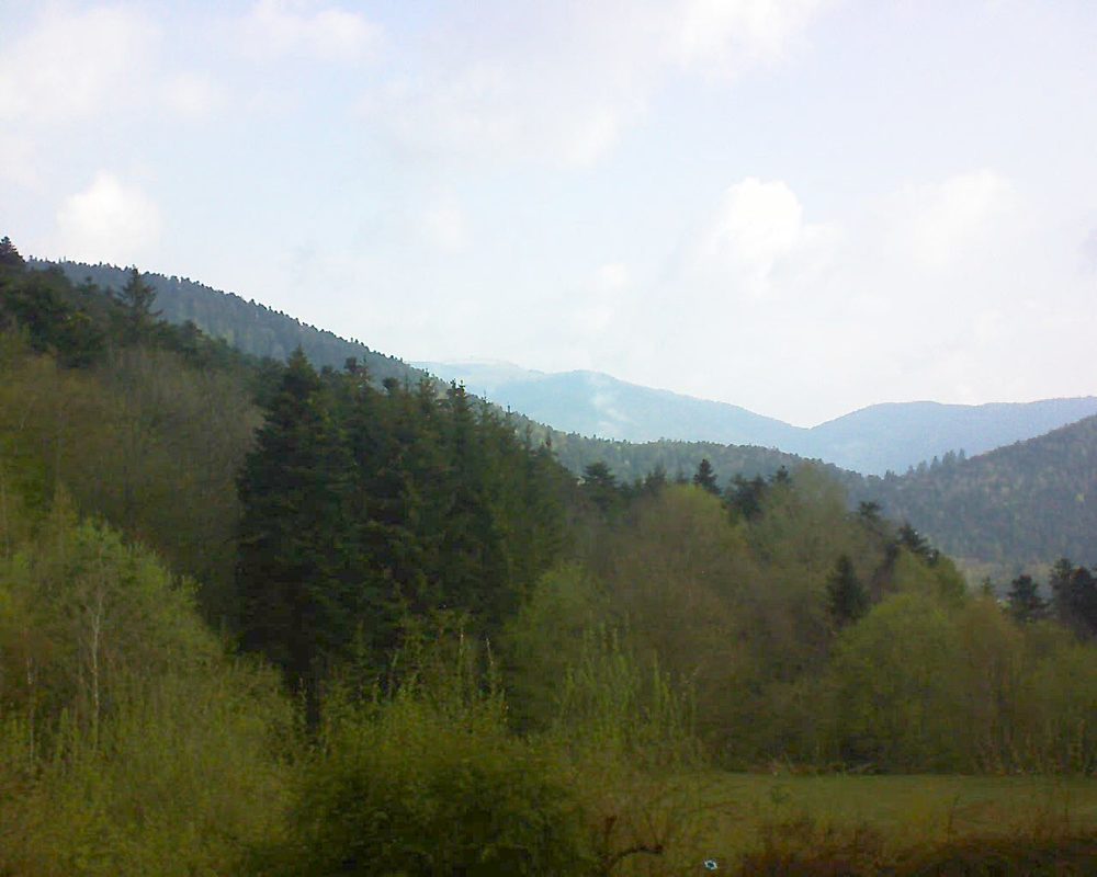 Le petit ballon vu depuis le Domaine Langmatt à Murbach le 02.05.2021 à 09:00 Le petit ballon (Alsace, Vosges) le 02.05.2021 à 09:00