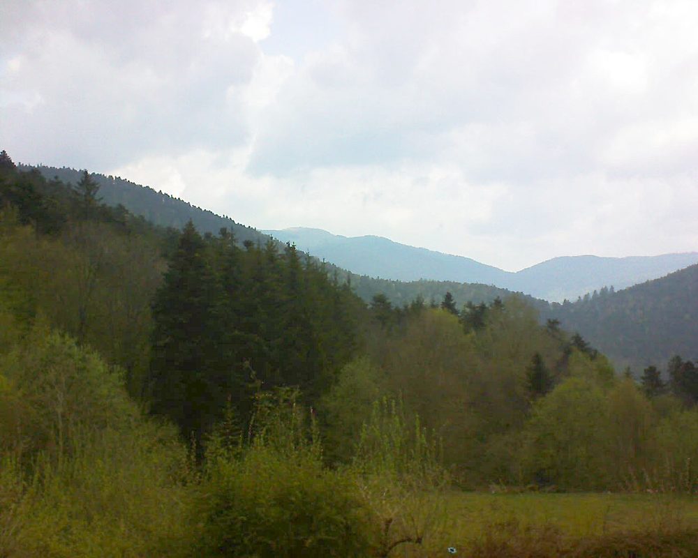 Le petit ballon vu depuis le Domaine Langmatt à Murbach le 02.05.2021 à 10:30 Le petit ballon (Alsace, Vosges) le 02.05.2021 à 10:30