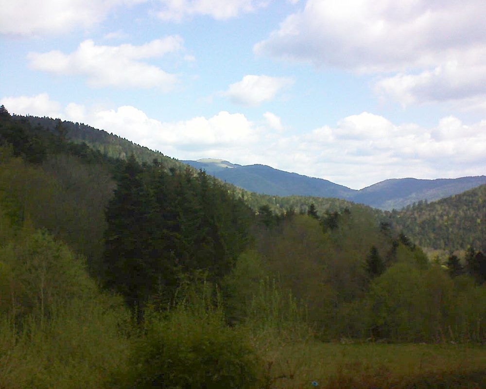 Le petit ballon vu depuis le Domaine Langmatt à Murbach le 03.05.2021 à 10:15 Le petit ballon (Alsace, Vosges) le 03.05.2021 à 10:15