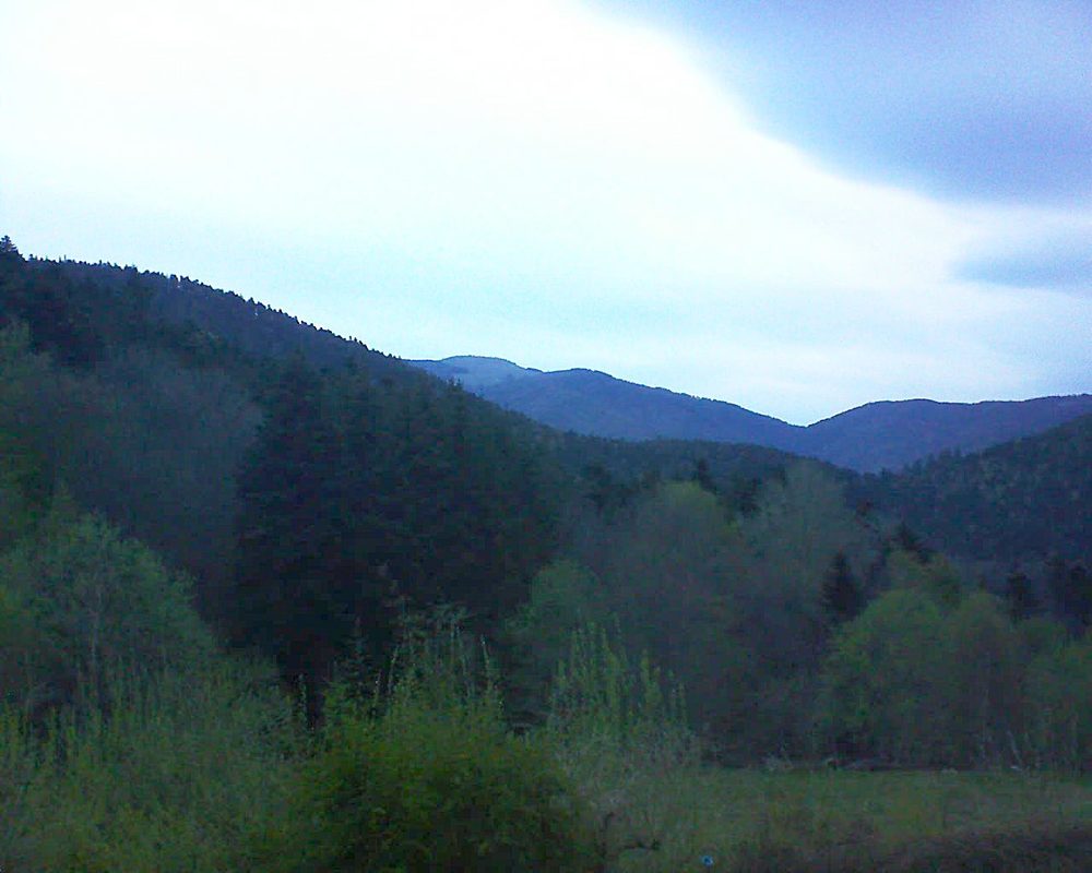 Le petit ballon vu depuis le Domaine Langmatt à Murbach le 04.05.2021 à 06:15 Le petit ballon (Alsace, Vosges) le 04.05.2021 à 06:15