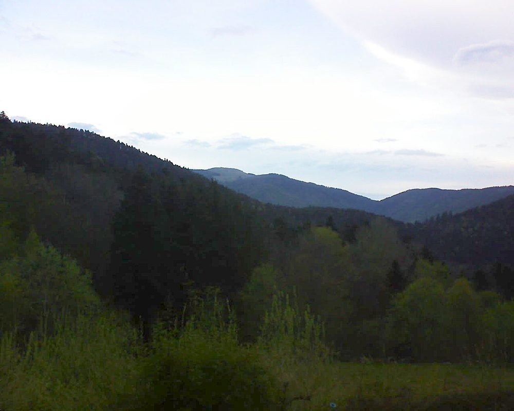 Le petit ballon vu depuis le Domaine Langmatt à Murbach le 04.05.2021 à 08:00 Le petit ballon (Alsace, Vosges) le 04.05.2021 à 08:00
