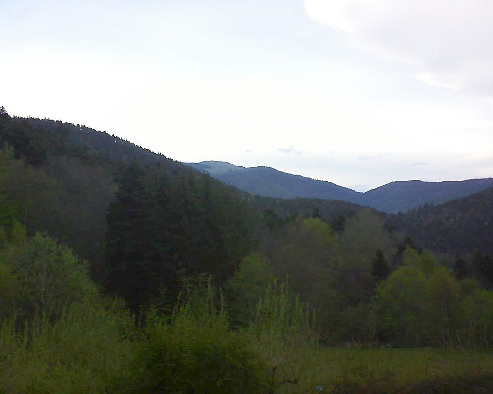 Le petit ballon vu depuis le Domaine Langmatt à Murbach le 04.05.2021 à 08:15 Le petit ballon (Alsace, Vosges) le 04.05.2021 à 08:15