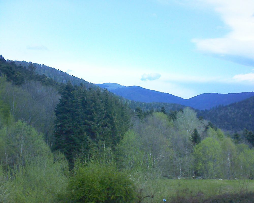 Le petit ballon vu depuis le Domaine Langmatt à Murbach le 04.05.2021 à 10:30 Le petit ballon (Alsace, Vosges) le 04.05.2021 à 10:30
