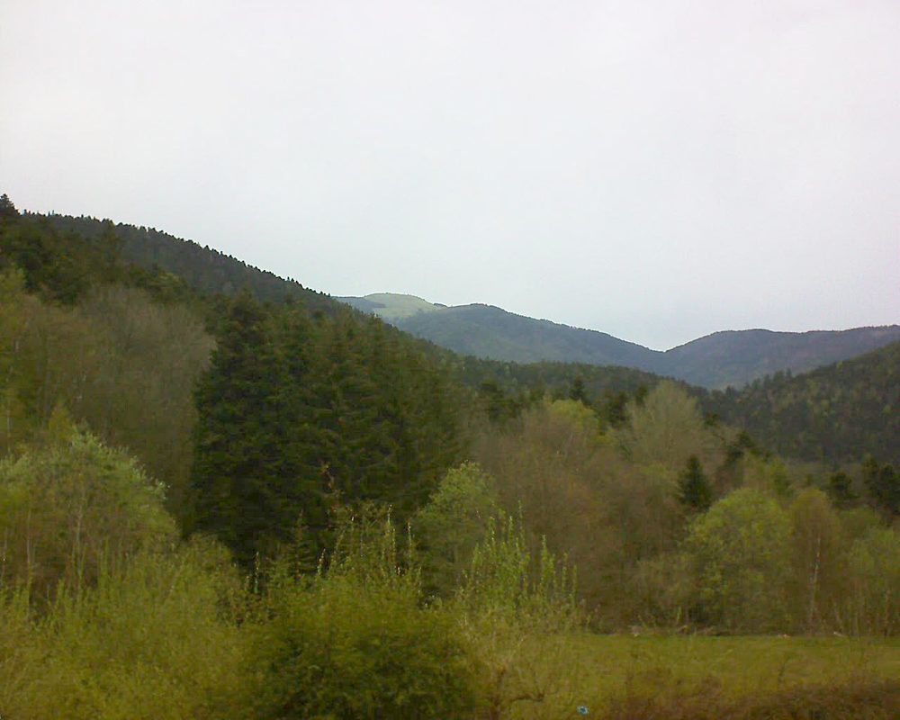 Le petit ballon vu depuis le Domaine Langmatt à Murbach le 04.05.2021 à 12:30 Le petit ballon (Alsace, Vosges) le 04.05.2021 à 12:30