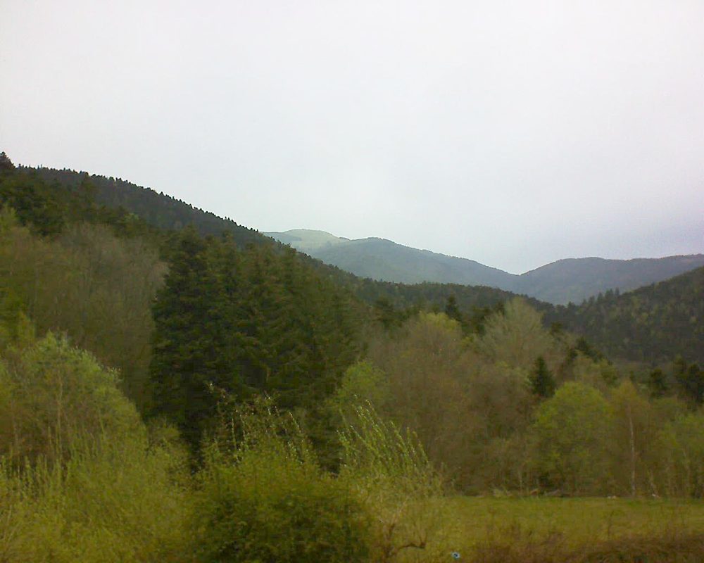 Le petit ballon vu depuis le Domaine Langmatt à Murbach le 04.05.2021 à 12:45 Le petit ballon (Alsace, Vosges) le 04.05.2021 à 12:45