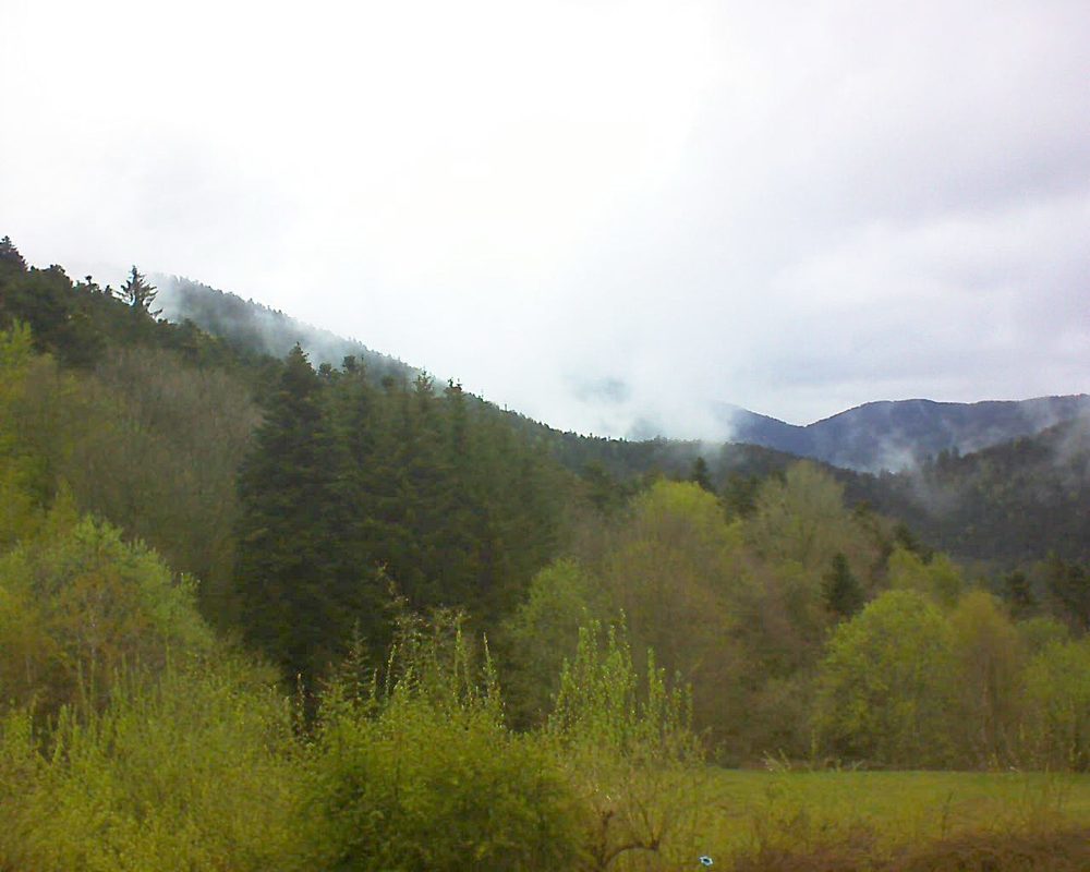 Le petit ballon vu depuis le Domaine Langmatt à Murbach le 07.05.2021 à 09:15 Le petit ballon (Alsace, Vosges) le 07.05.2021 à 09:15