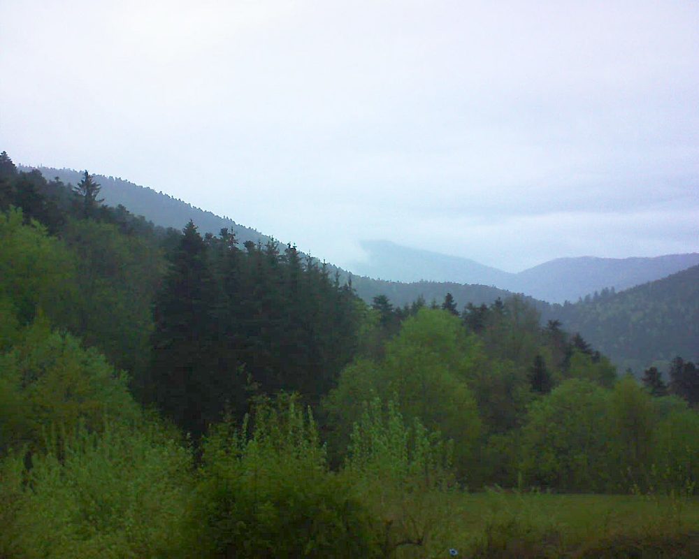 Le petit ballon vu depuis le Domaine Langmatt à Murbach le 11.05.2021 à 07:00 Le petit ballon (Alsace, Vosges) le 11.05.2021 à 07:00