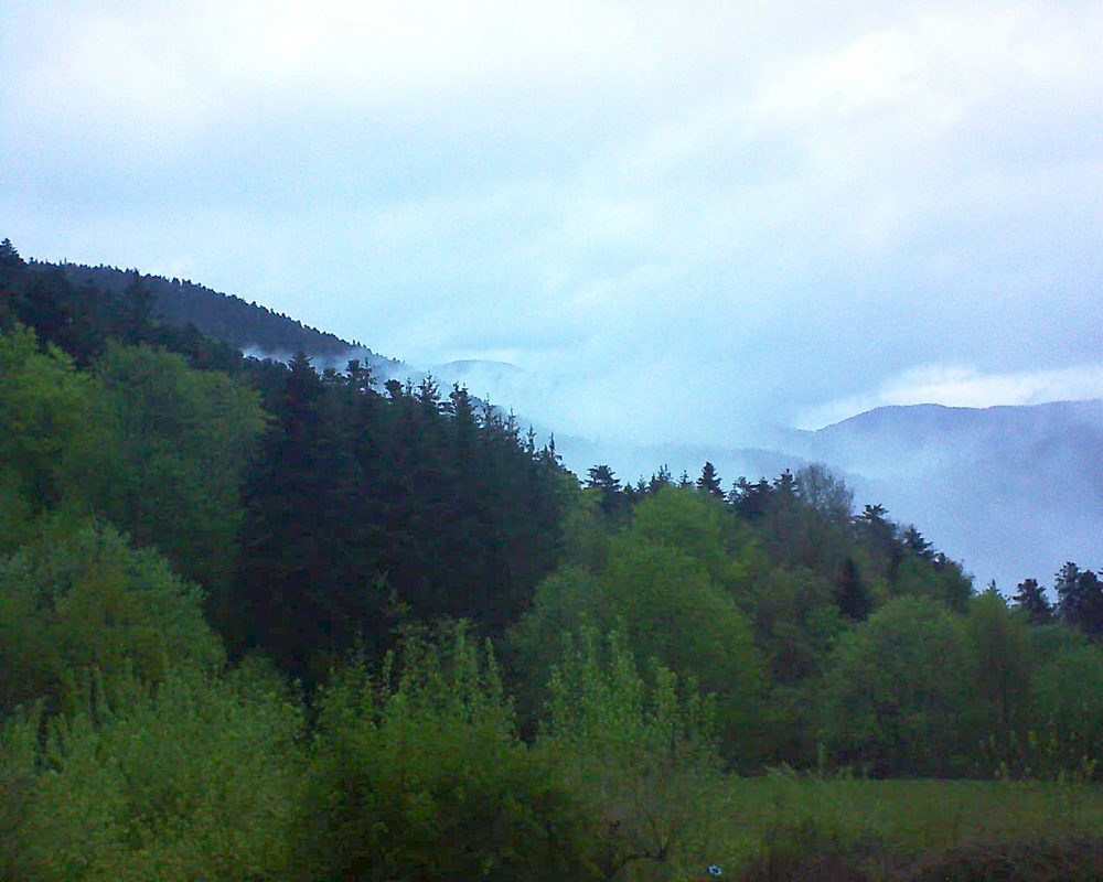 Le petit ballon vu depuis le Domaine Langmatt à Murbach le 16.05.2021 à 06:00 Le petit ballon (Alsace, Vosges) le 16.05.2021 à 06:00