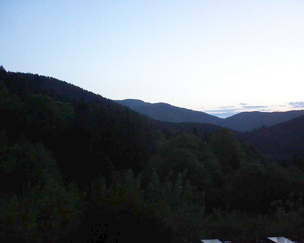 Le petit ballon vu depuis le Domaine Langmatt à Murbach le 02.06.2021 à 05:15 Le petit ballon (Alsace, Vosges) le 02.06.2021 à 05:15