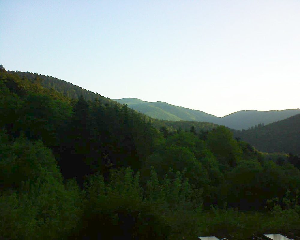 Le petit ballon vu depuis le Domaine Langmatt à Murbach le 02.06.2021 à 06:30 Le petit ballon (Alsace, Vosges) le 02.06.2021 à 06:30