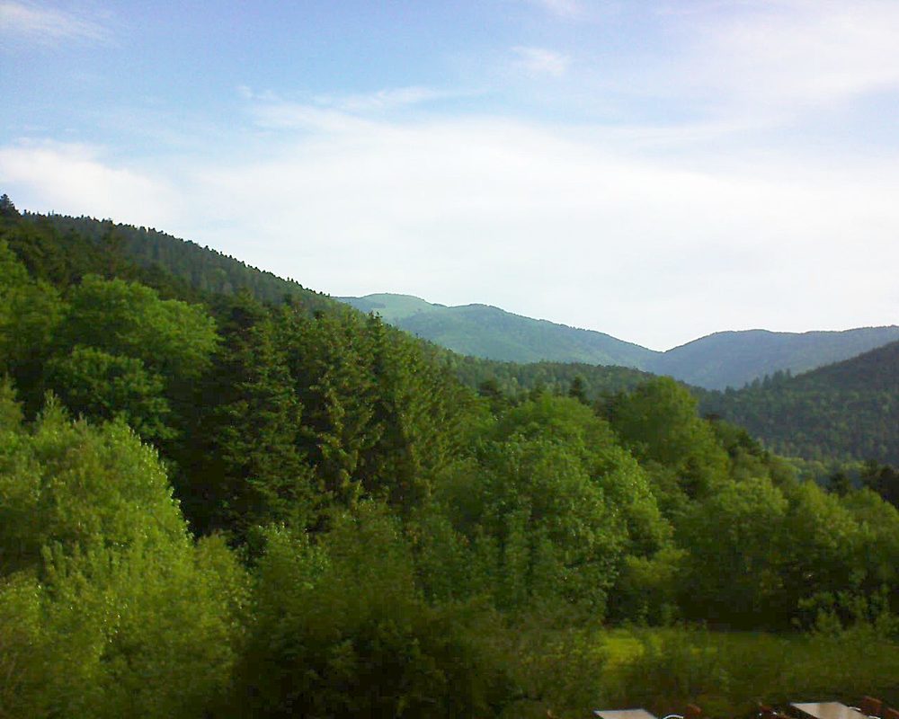 Le petit ballon vu depuis le Domaine Langmatt à Murbach le 04.06.2021 à 08:15 Le petit ballon (Alsace, Vosges) le 04.06.2021 à 08:15