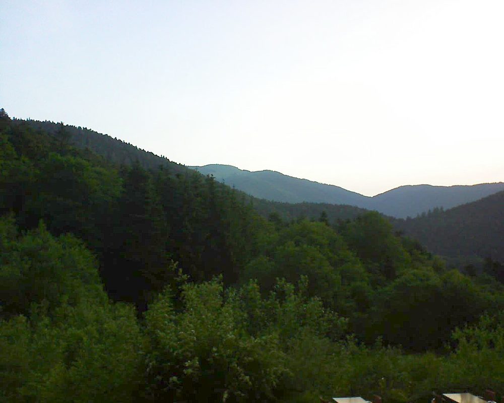 Le petit ballon vu depuis le Domaine Langmatt à Murbach le 17.06.2021 à 06:00 Le petit ballon (Alsace, Vosges) le 17.06.2021 à 06:00
