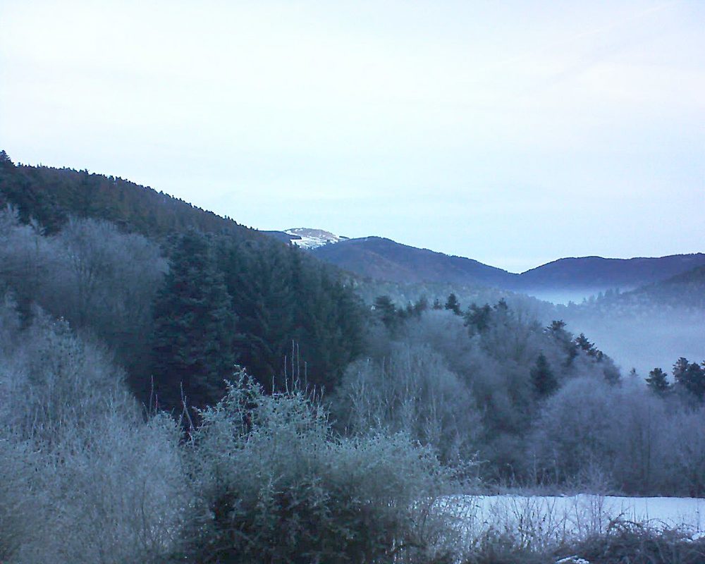 Le petit ballon vu depuis le Domaine Langmatt à Murbach le 27.01.2022 à 08:15 Le petit ballon (Alsace, Vosges) le 27.01.2022 à 08:15