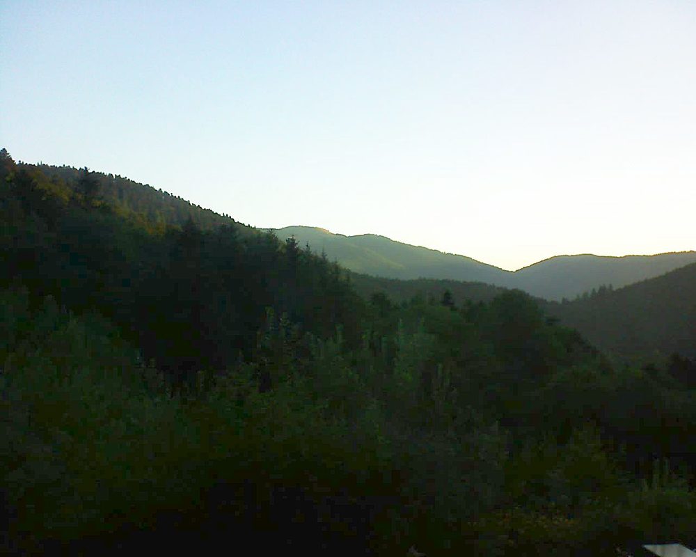 Le petit ballon vu depuis le Domaine Langmatt à Murbach le 17.07.2022 à 06:15 Le petit ballon (Alsace, Vosges) le 17.07.2022 à 06:15