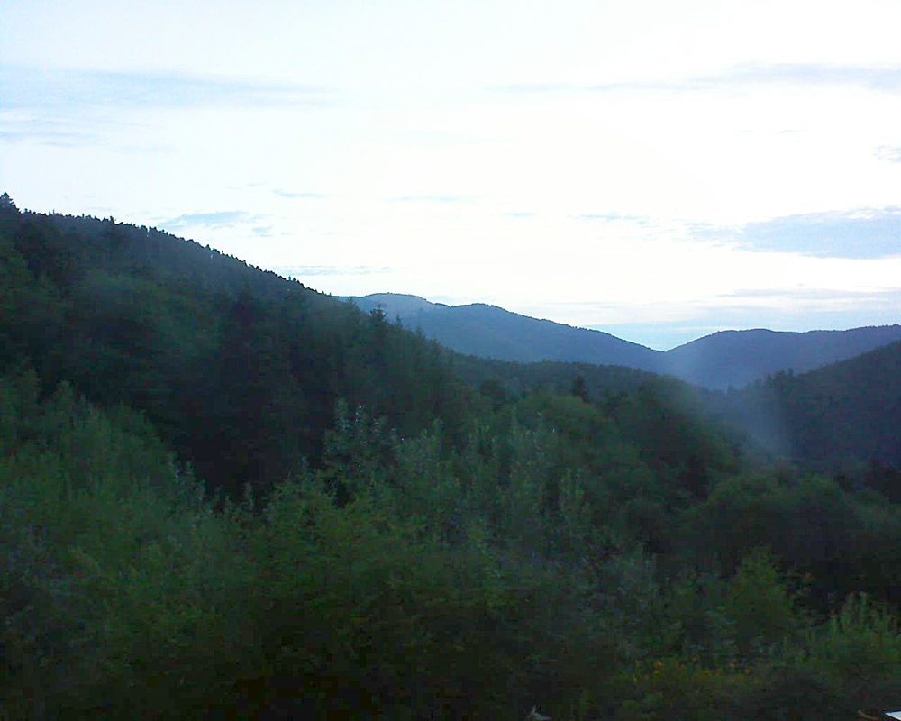 Le petit ballon vu depuis le Domaine Langmatt à Murbach le 28.07.2022 à 06:00 Le petit ballon (Alsace, Vosges) le 28.07.2022 à 06:00