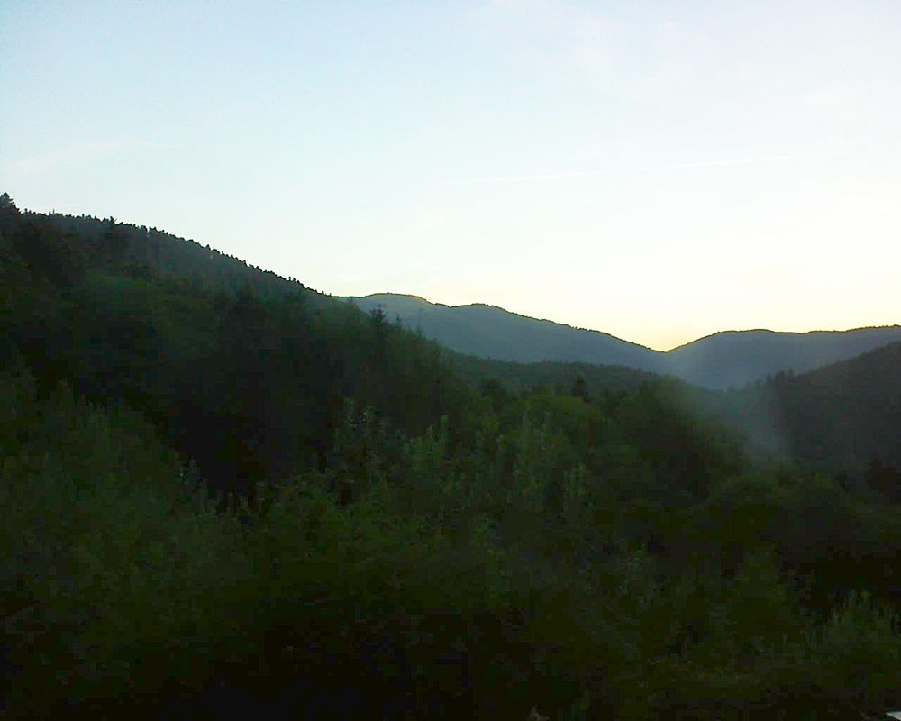 Le petit ballon vu depuis le Domaine Langmatt à Murbach le 03.08.2022 à 06:15 Le petit ballon (Alsace, Vosges) le 03.08.2022 à 06:15