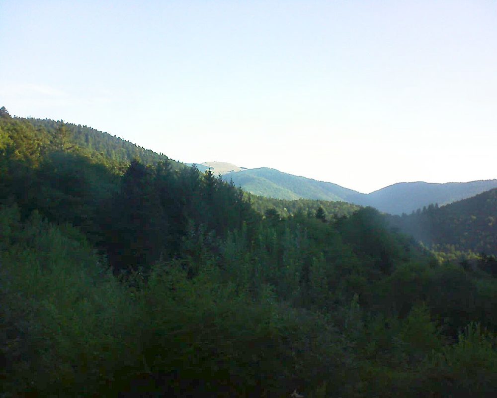 Le petit ballon vu depuis le Domaine Langmatt à Murbach le 22.08.2022 à 08:00 Le petit ballon (Alsace, Vosges) le 22.08.2022 à 08:00