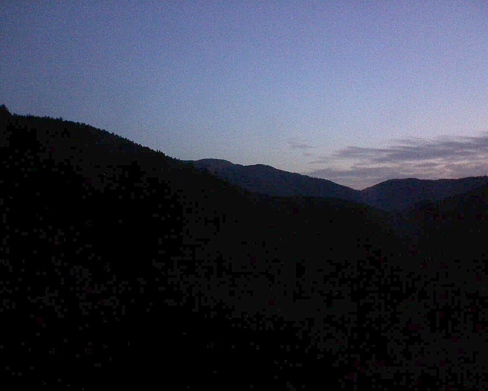 Le petit ballon vu depuis le Domaine Langmatt à Murbach le 05.09.2022 à 06:30 Le petit ballon (Alsace, Vosges) le 05.09.2022 à 06:30