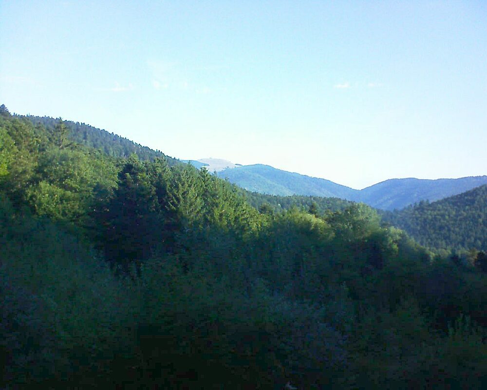 Le petit ballon vu depuis le Domaine Langmatt à Murbach le 05.09.2022 à 09:15 Le petit ballon (Alsace, Vosges) le 05.09.2022 à 09:15